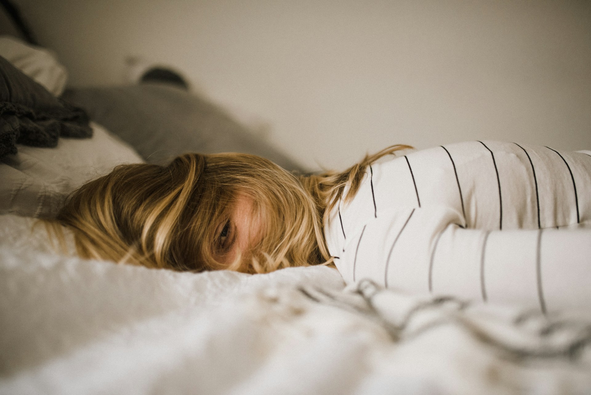 Сон в выходные защищает от депрессии, выяснили ученые.jpg
