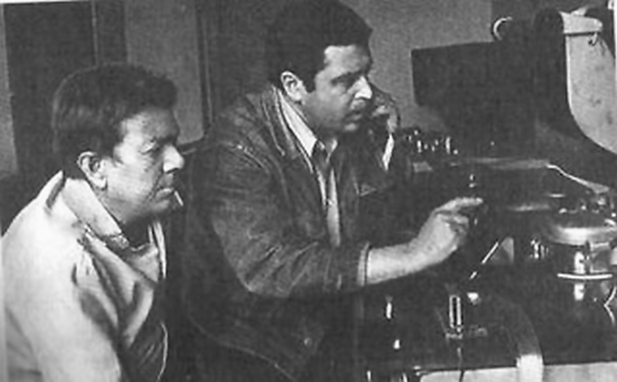 1-2-Владимир Короткевич (слева) на киностудии Беларусьфильм1979 год.jpg