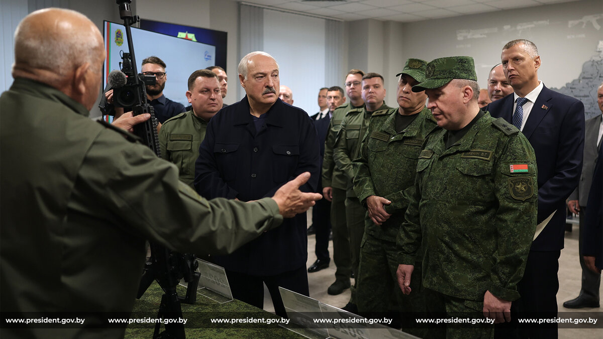 Лукашенко на ОАО "Кидма" Лукашенко на ОАО "Кидма"
