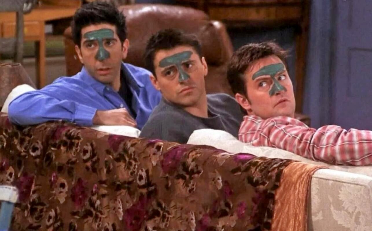 2-Какие пластические операции делают белорусские мужчины кадр из сериала Друзья.jpg