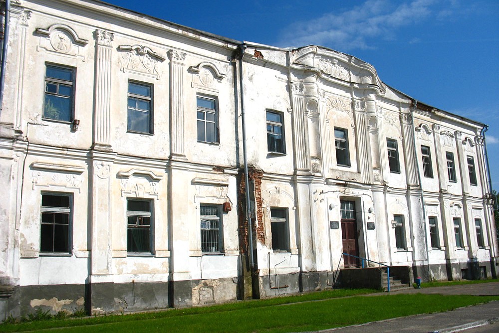 Radzivił_Palace_in_Ździecieł_(6.06.2010).jpg
