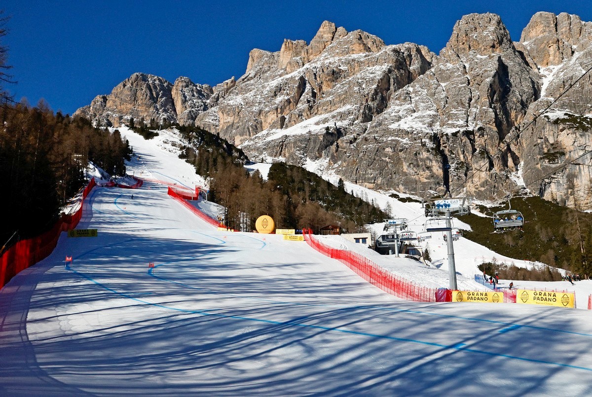 2-Горнолыжная трасса в Альпах.jpg