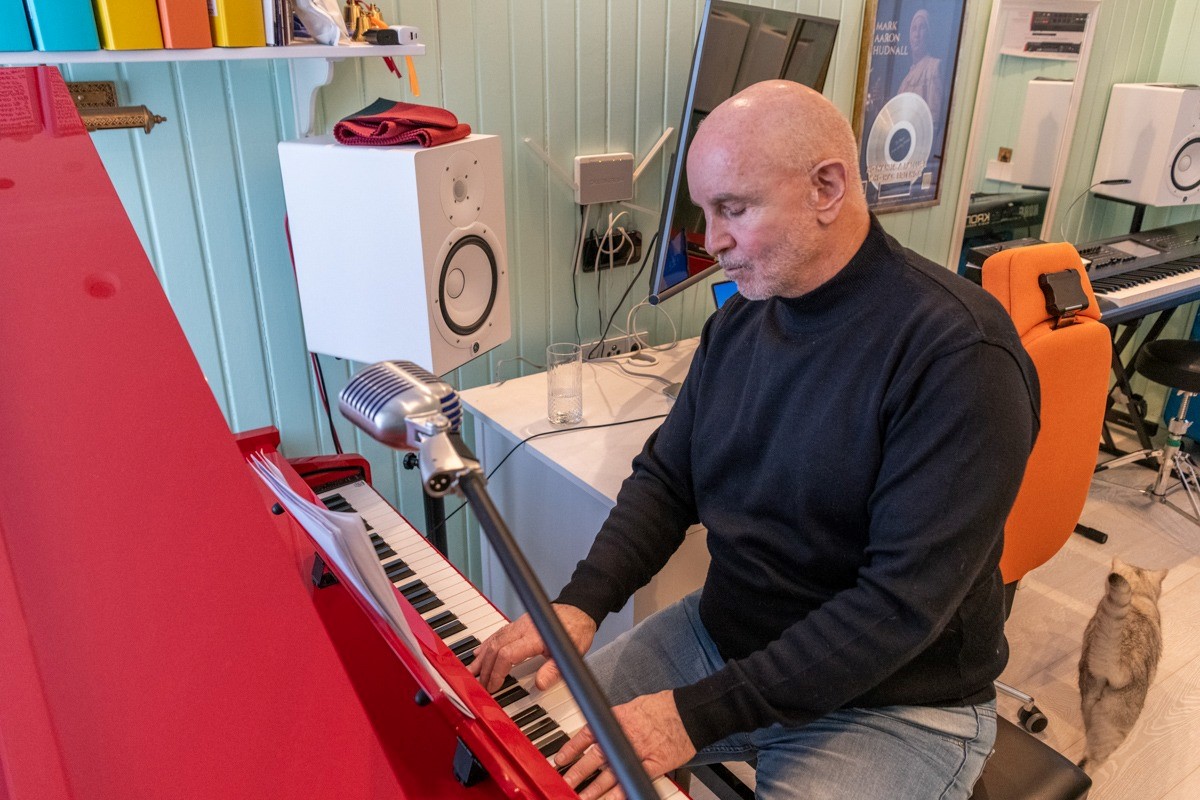 Марк Аарон Хадналл