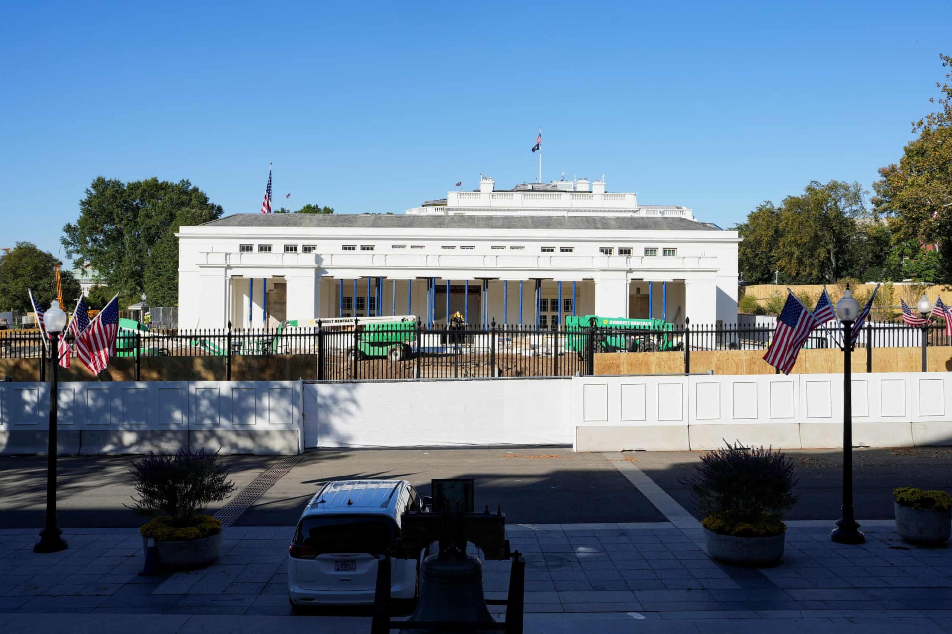 Техника у Белого дома