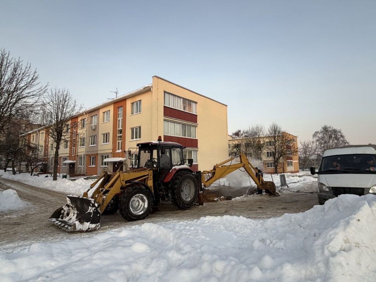 порыв на теплотрассе в Смолевичах