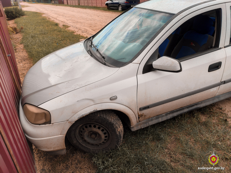 Жигули заглохли, с Opel не справился, BMW слишком сложна: в Могилевском районе мужчина пытался угнать три машины за ночь