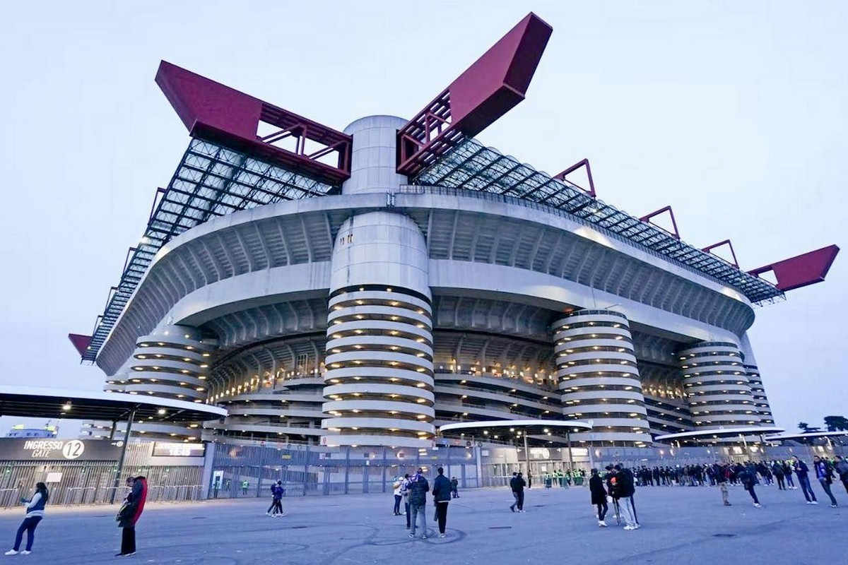 1-Стадион Сан-Сиро в Милане.jpg