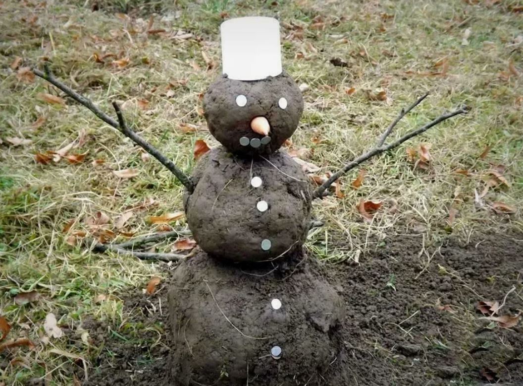 снеговик из грязи.jpg