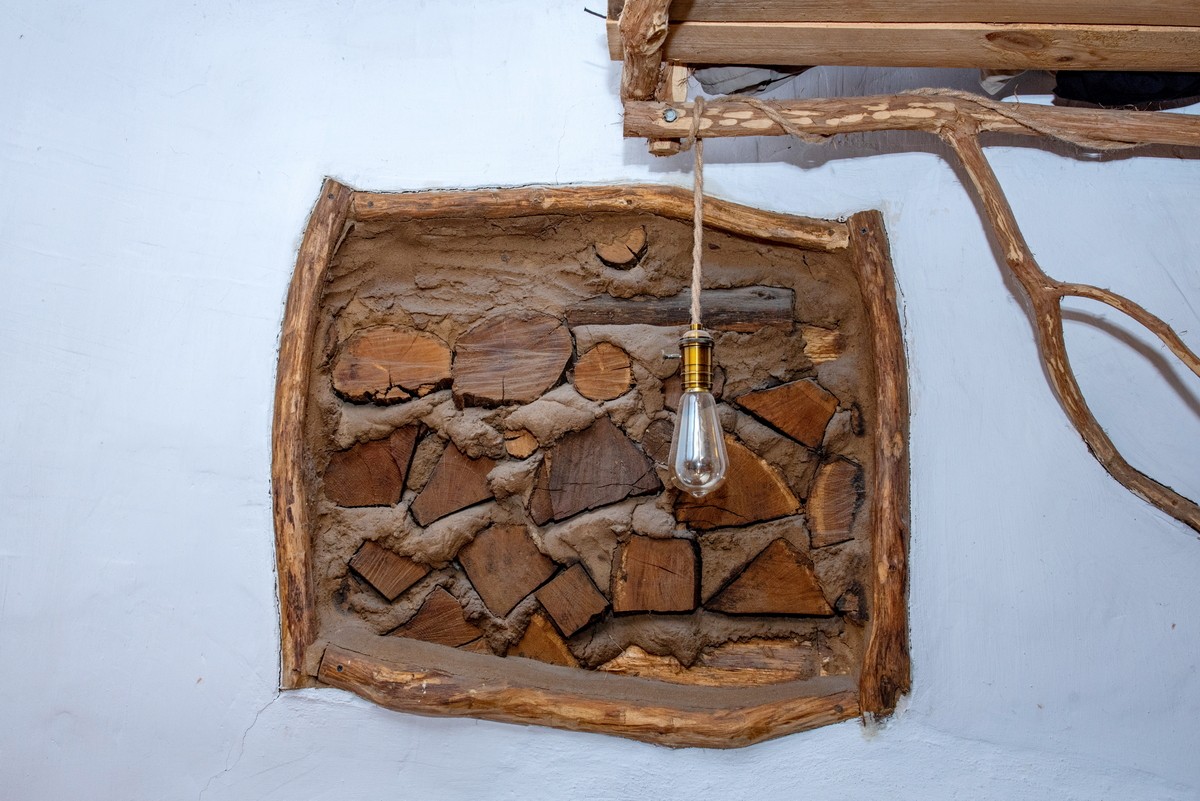 Парень построил дом из глины 9.jpg