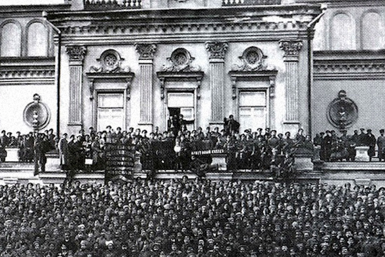 6-I Всебелорусский съезд Советов собрался в здании нынешнего Купаловского театра.jpg