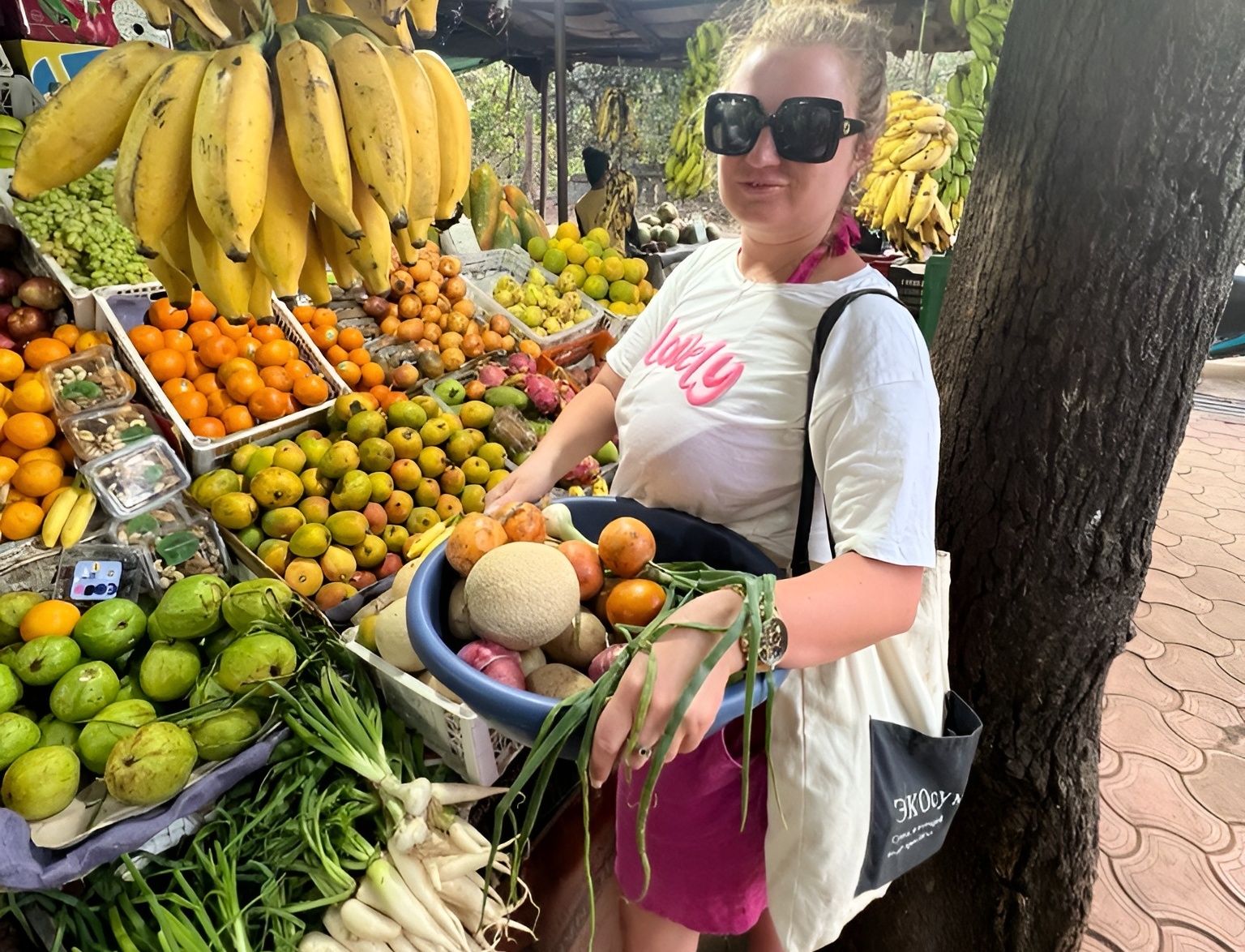 Фрукты на рынке.jpg