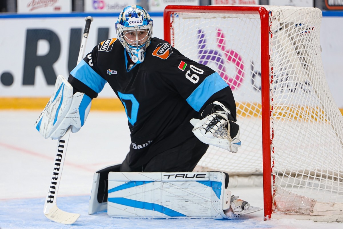 4-Зак Фукале в воротах минского Динамо.jpg