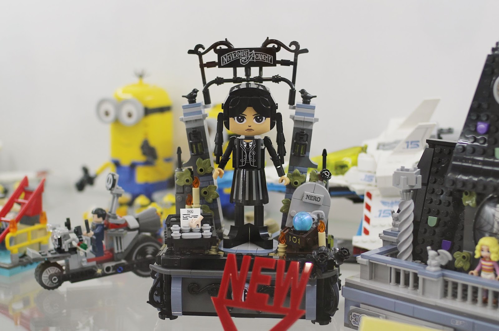 11-Коллекция Lego по мотивам сериала Уэнздей.jpg