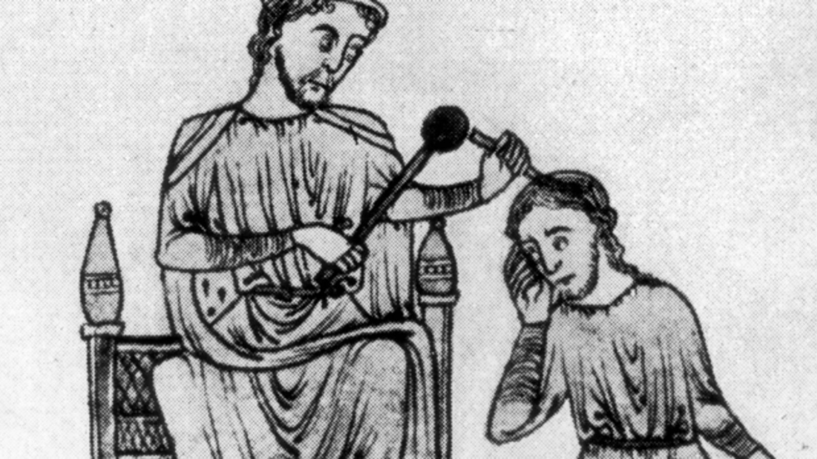 В древности проблему мигрени могли решать радикально - трепанацией черепа.jpg