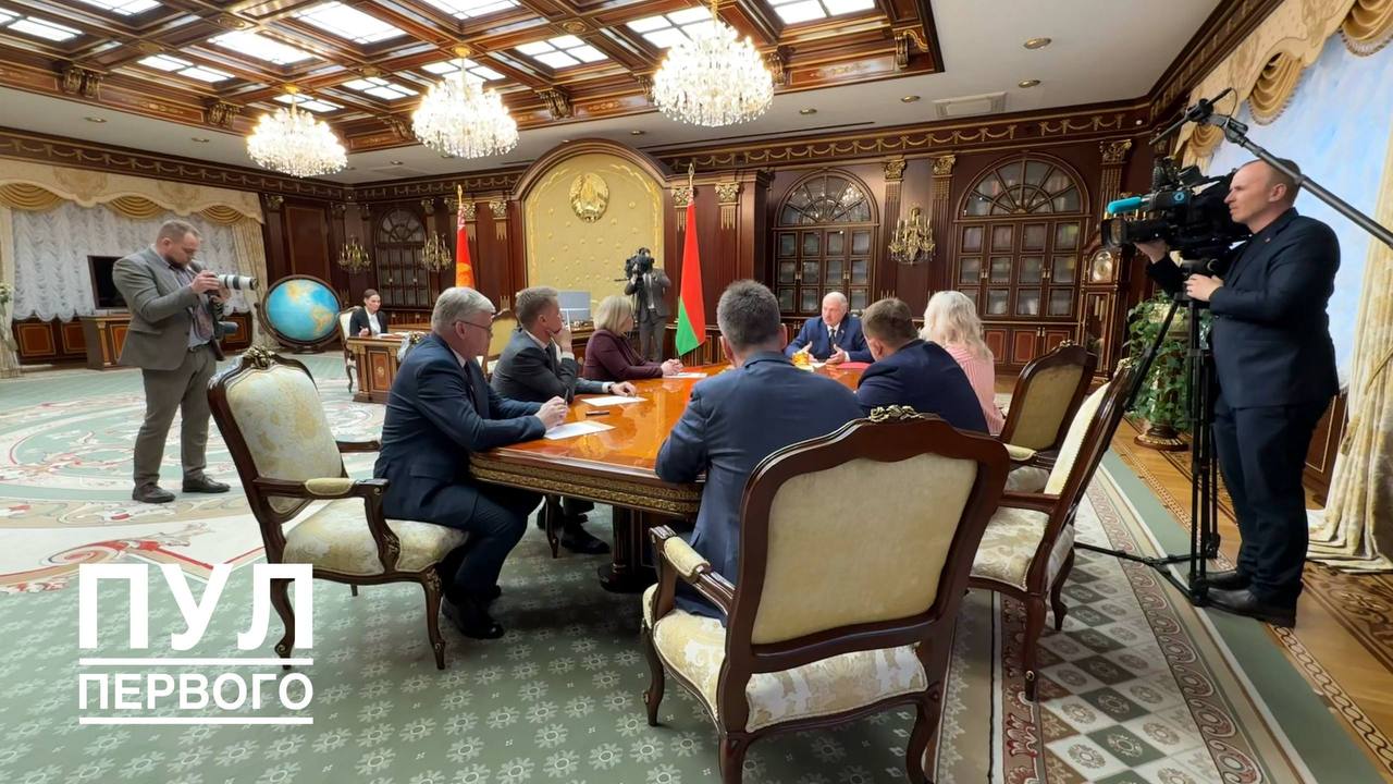 Лукашенко отвечает на вопросы журналистов