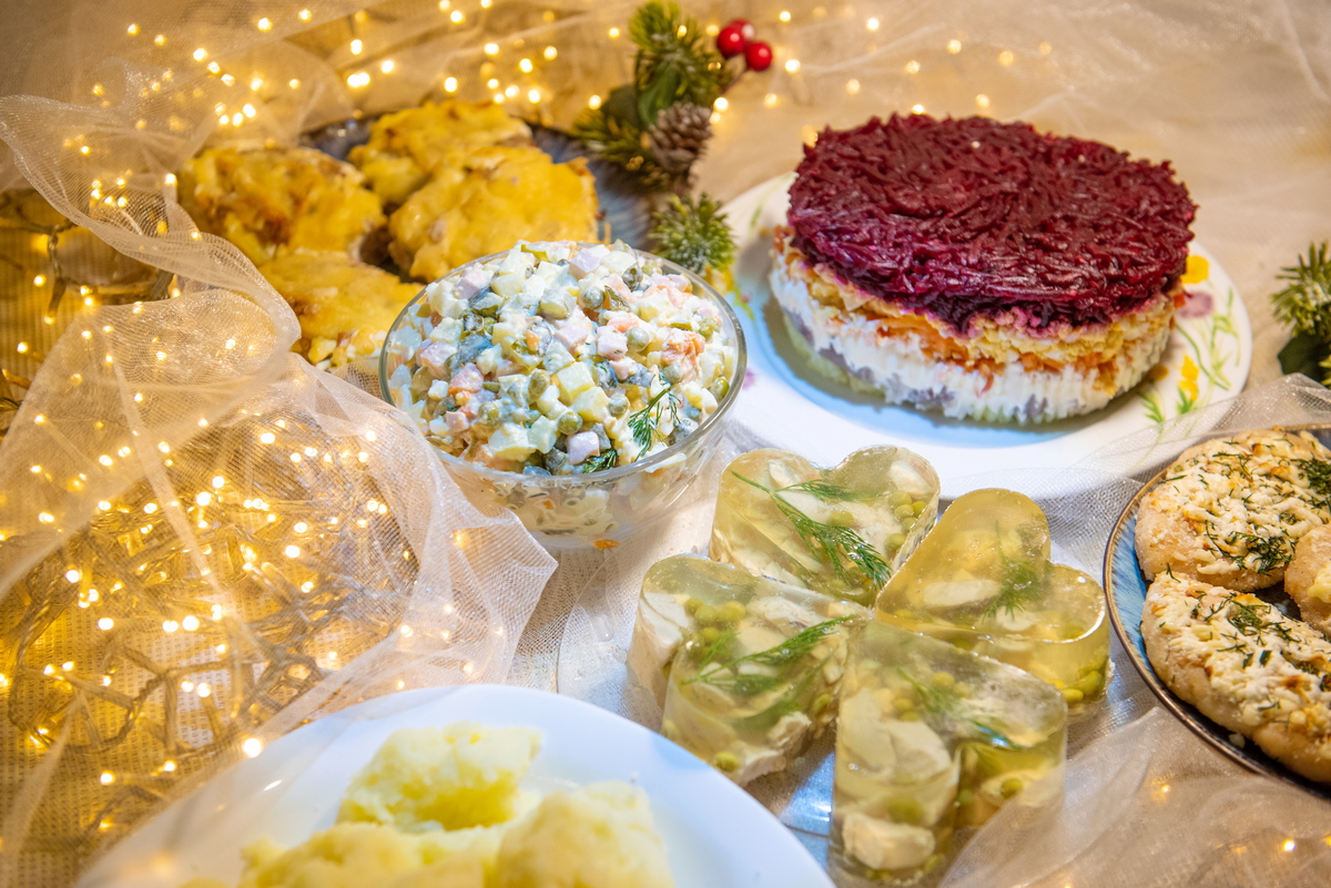 новогодний стол