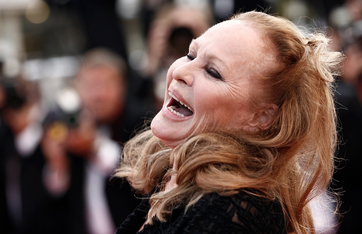 Урсула Андресс на Каннском кинофестивале во Франции, 2010 год