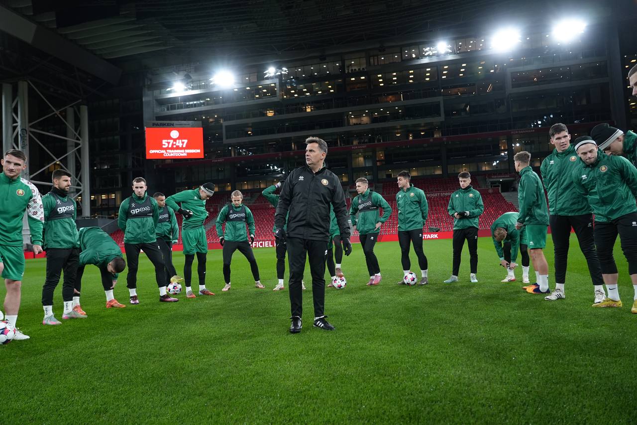 Футбольная сборная Беларуси добиралась до Копенгагена более суток.jpg