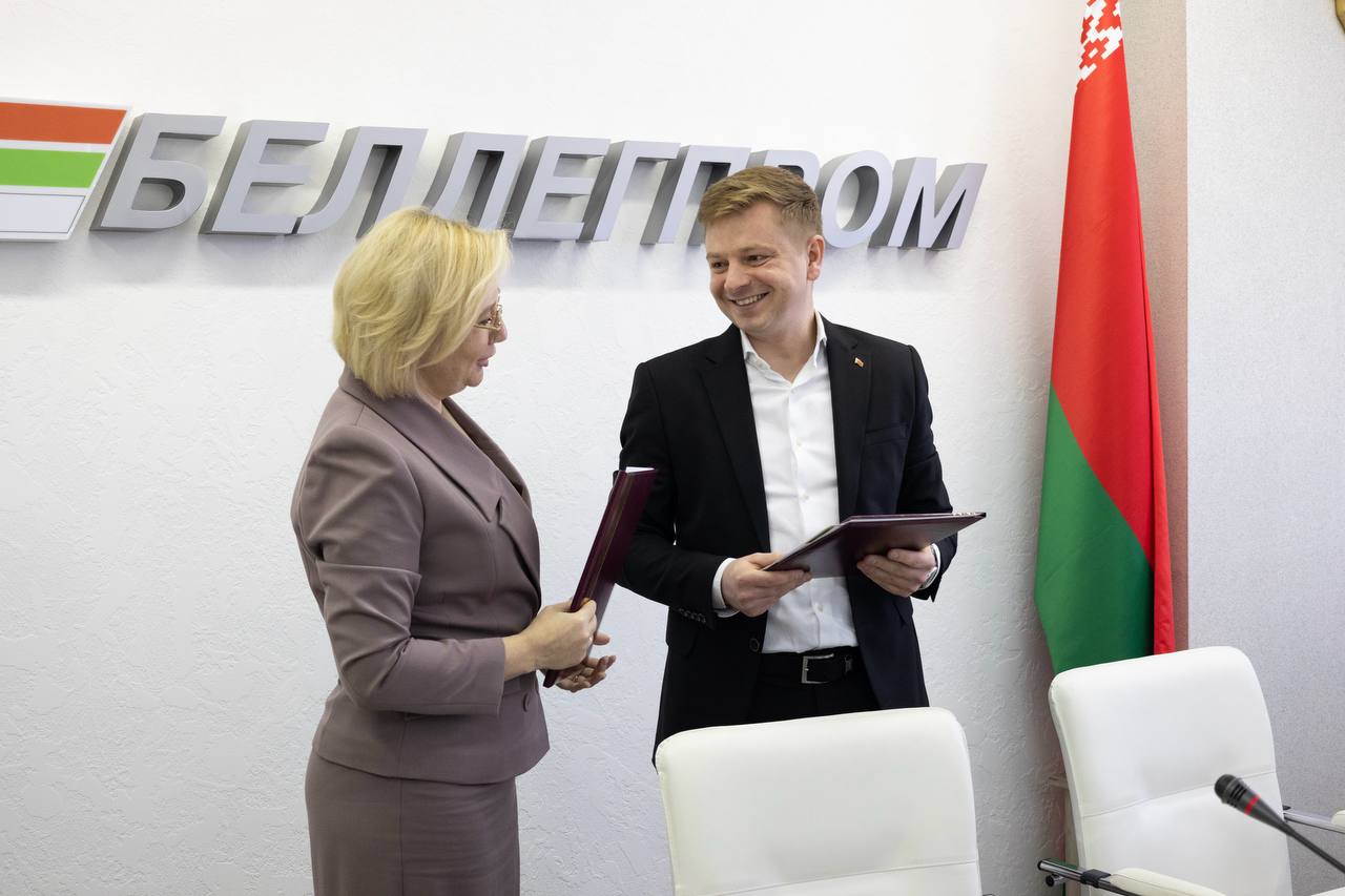 подписание документов.jpg