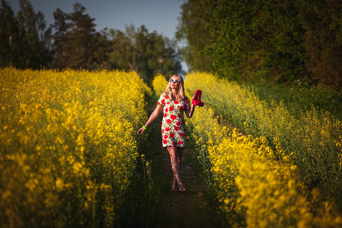 фотосессия в рапсовом поле