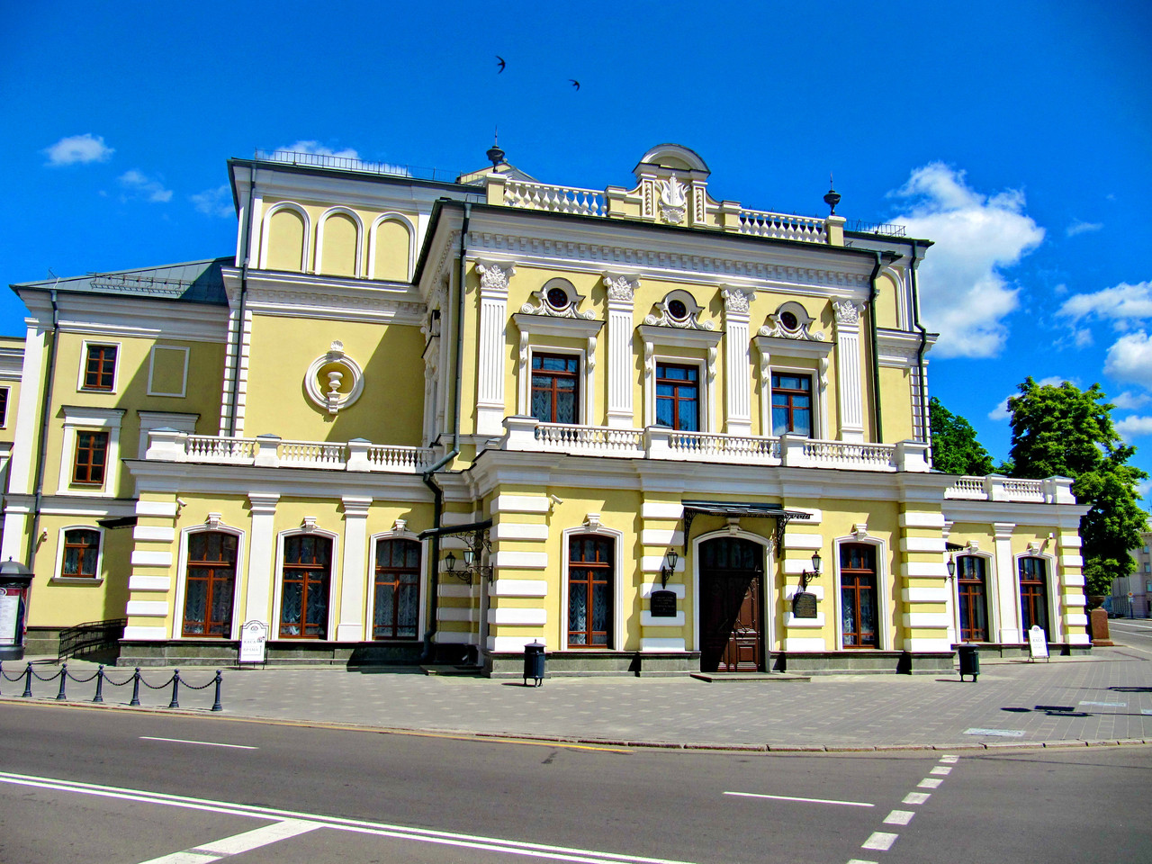 7-Купаловский театр в Минске.jpg