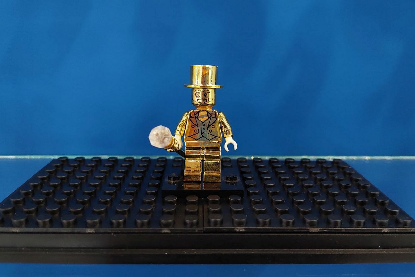 10-Фигурка Лего Golden man.jpg