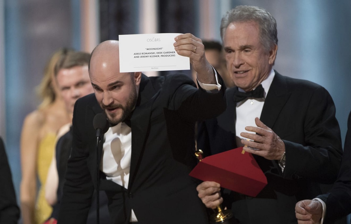 "Лунный свет" - Оскар "Лунный свет" - Оскар