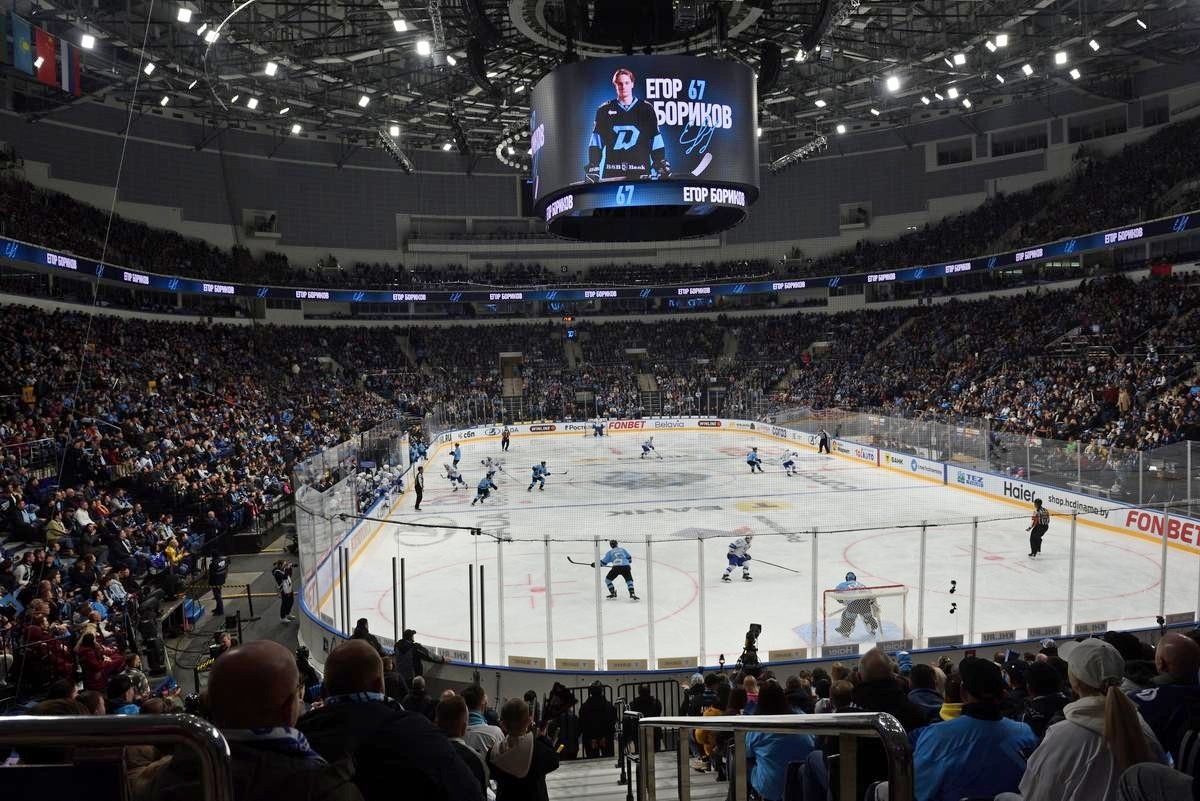 13-Во время игры с московским Динамо.jpg