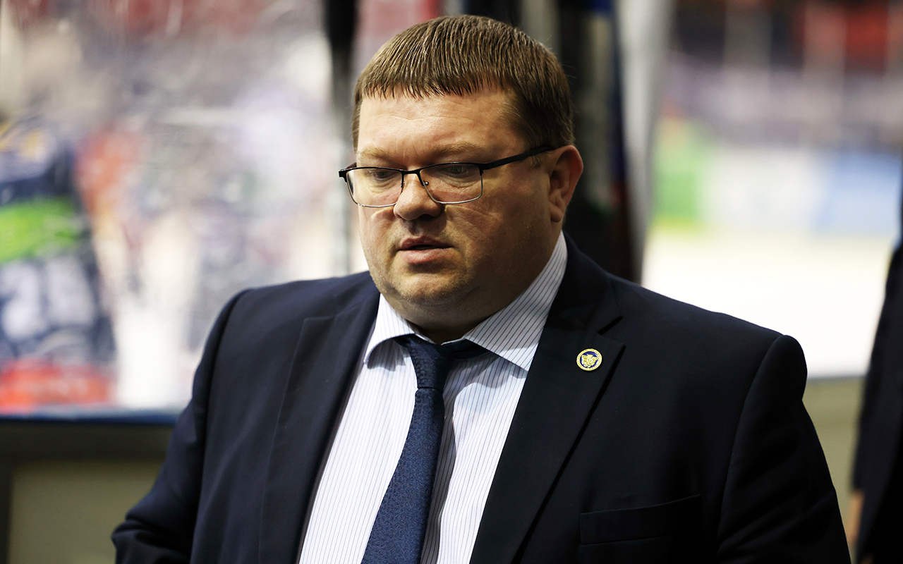 Дмитрий Кравченко уволен с поста главного тренера воронежского “Бурана”.jpg