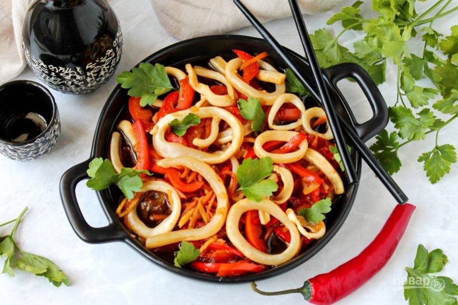 Жареные кальмары с овощами.jpg