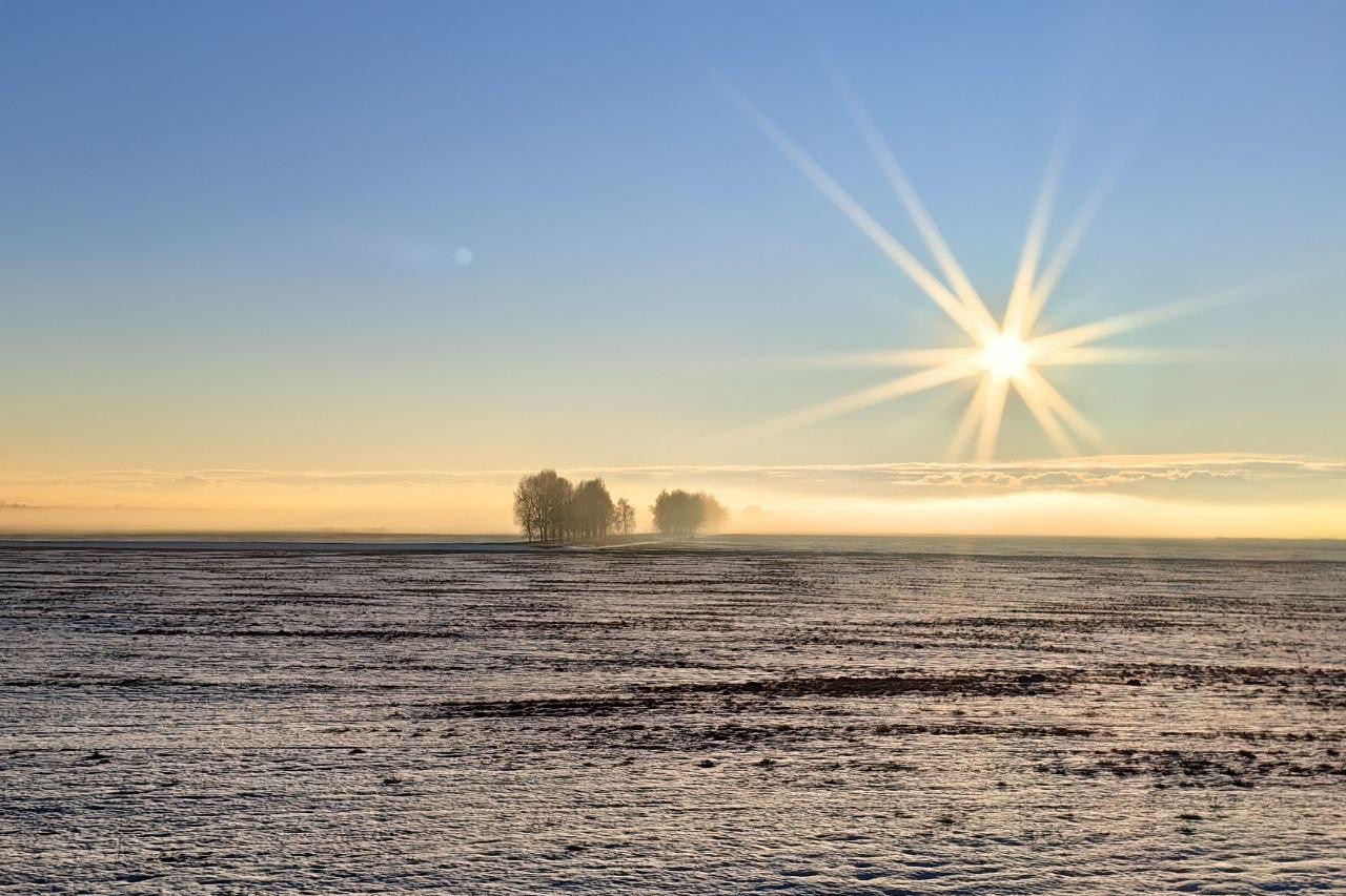 3-Солнце над заснеженным полем.jpg