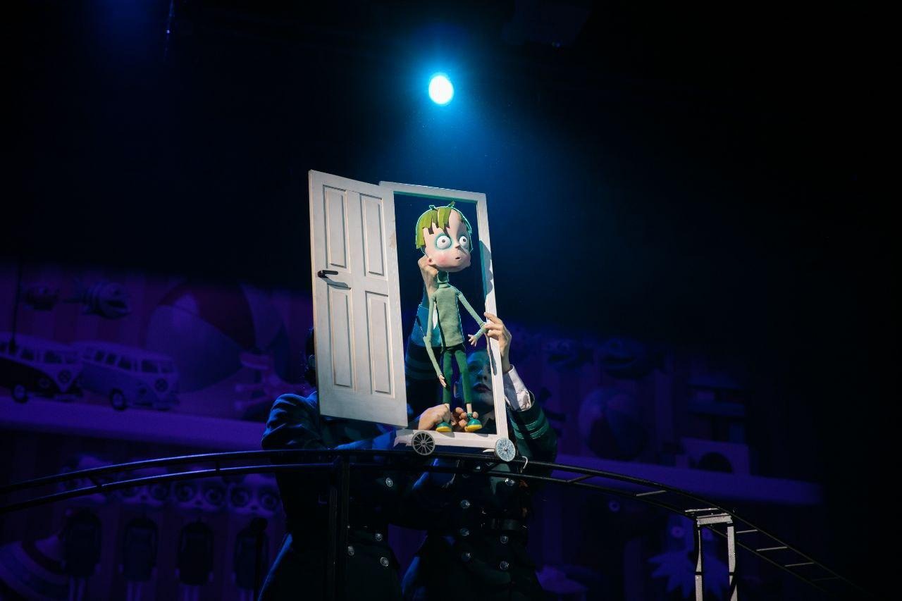 Игрушечный город, экран и фея Бефана. Евгений Корняг поставил детский кукольный спектакль