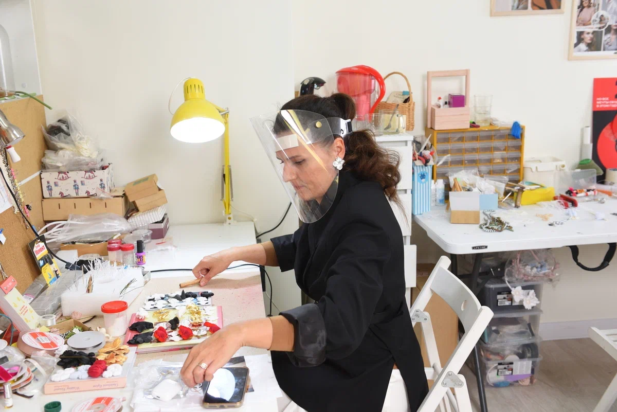 11-Мила Игнатик за работой.png