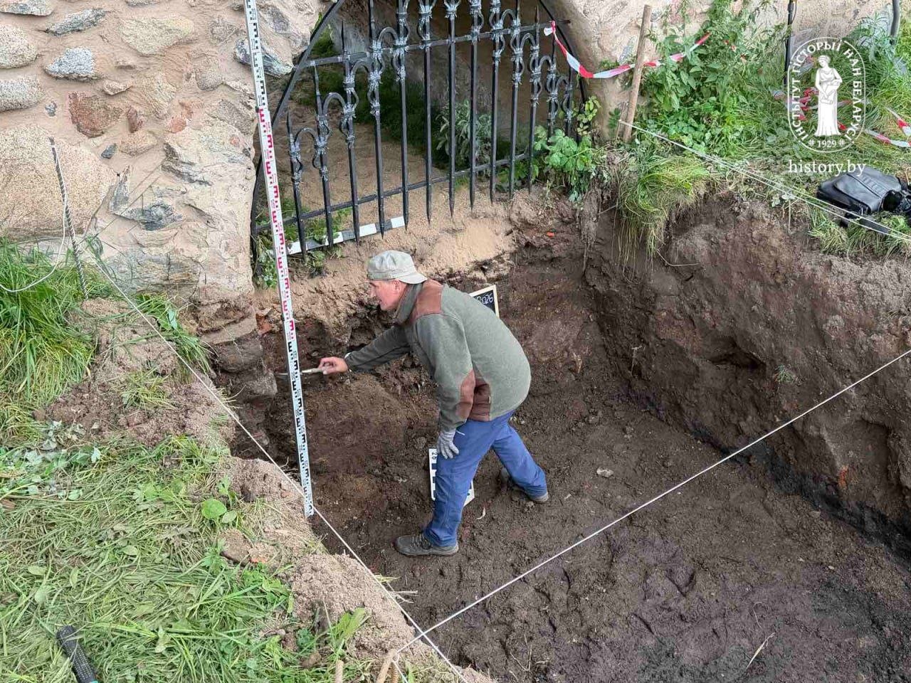 у Кревского замка у Кревского замка