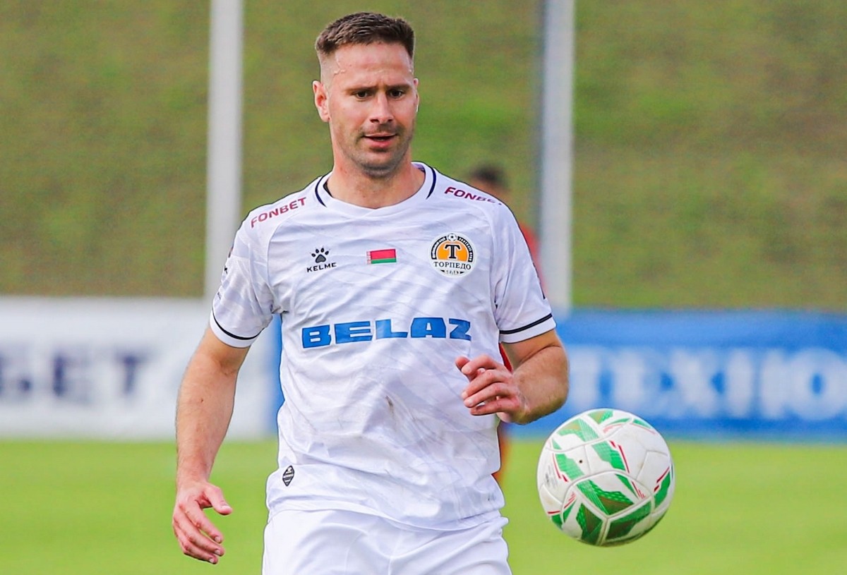 3-Максим Скавыш в форме Торпедо.jpg