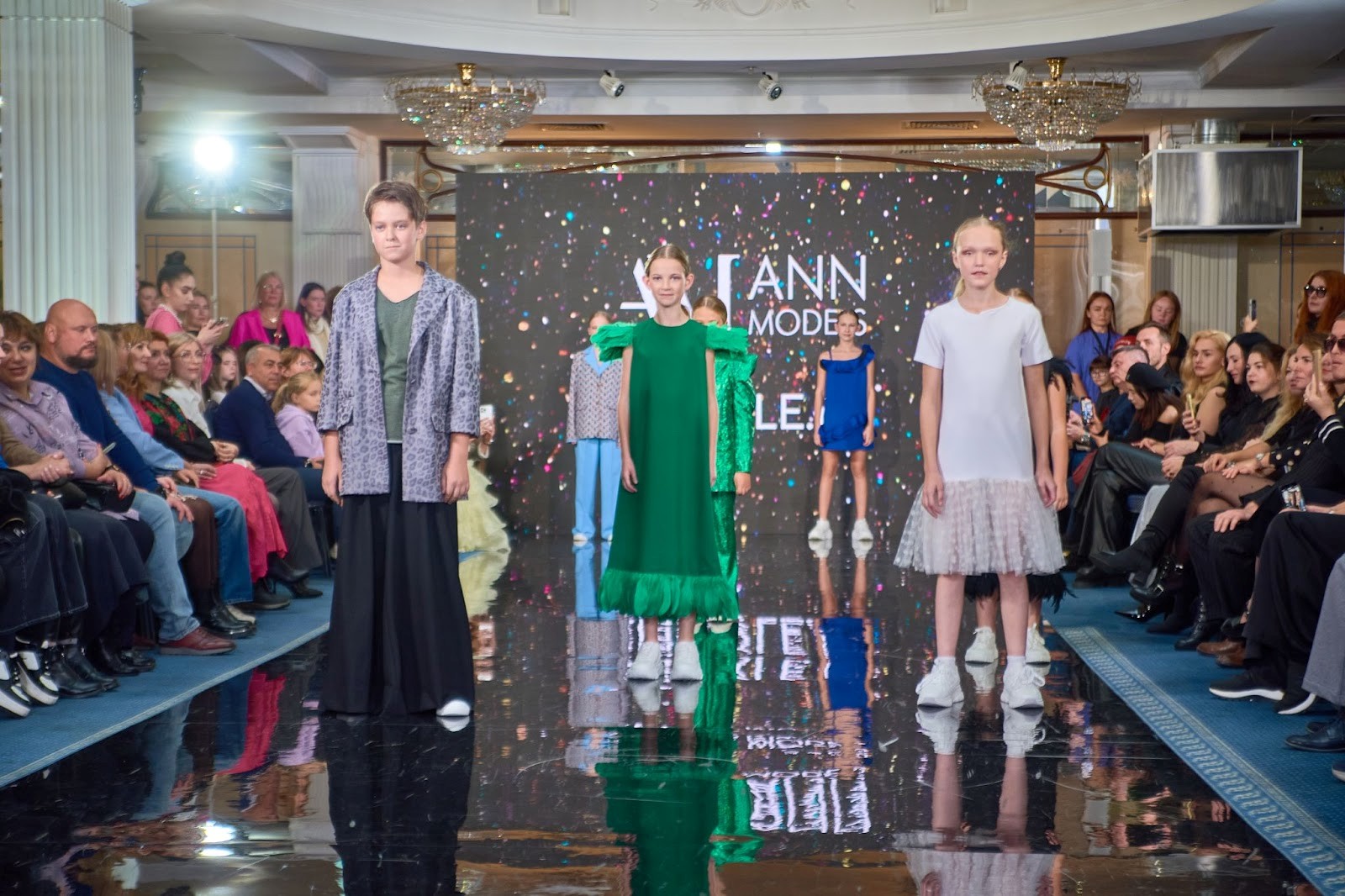 10-Воспитанники агентства на показе Neva Fashion Week в Санкт Петербурге.jpg