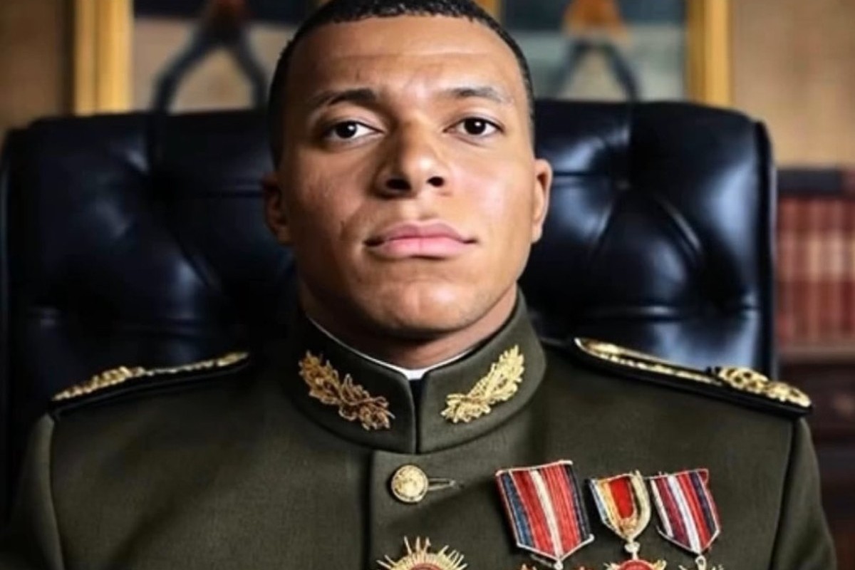 2-Килиан Мбаппе в образе диктатора.jpg