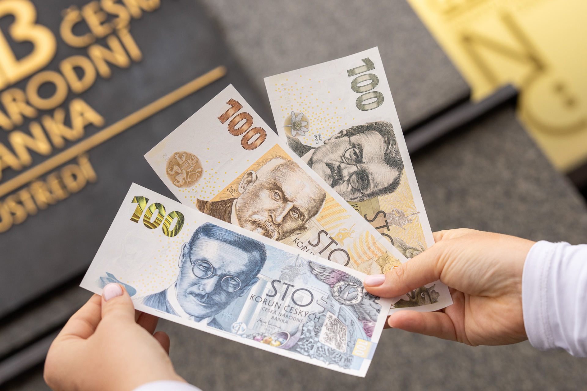 100 чешских крон