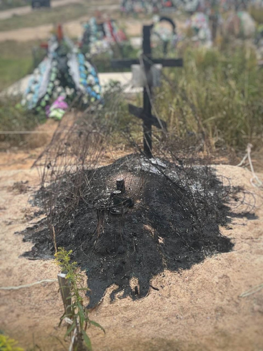 сожженная могила.jpg