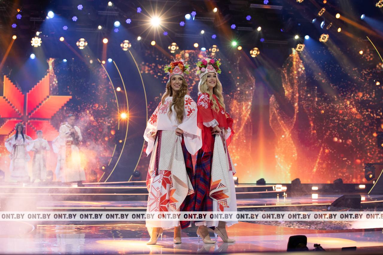 в национальных костюмах.jpg