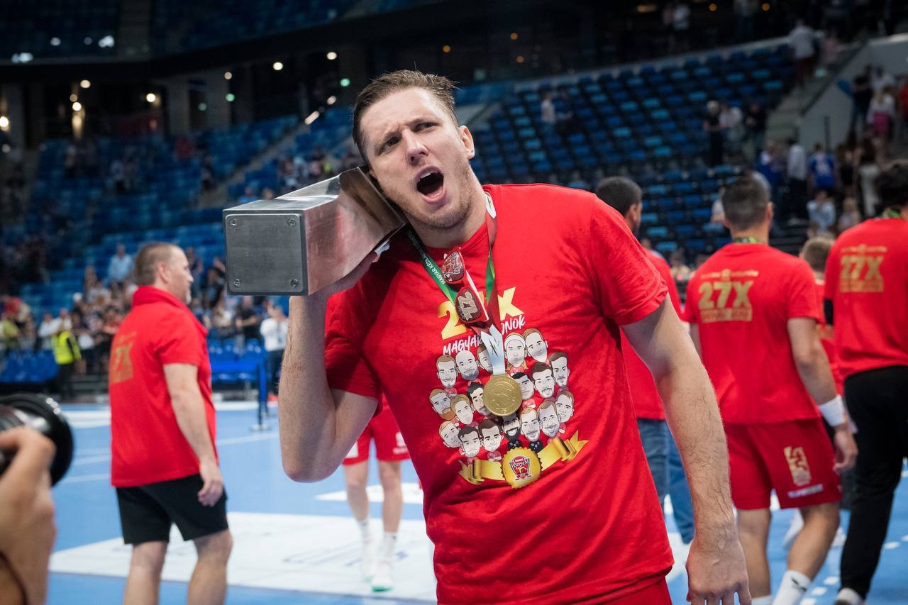 Никита Вайлупов не может играть за “Бенфику”.jpg