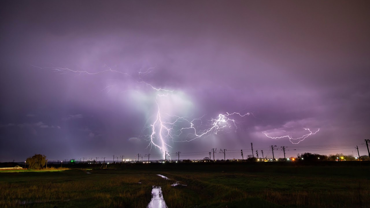 гроза в апреле