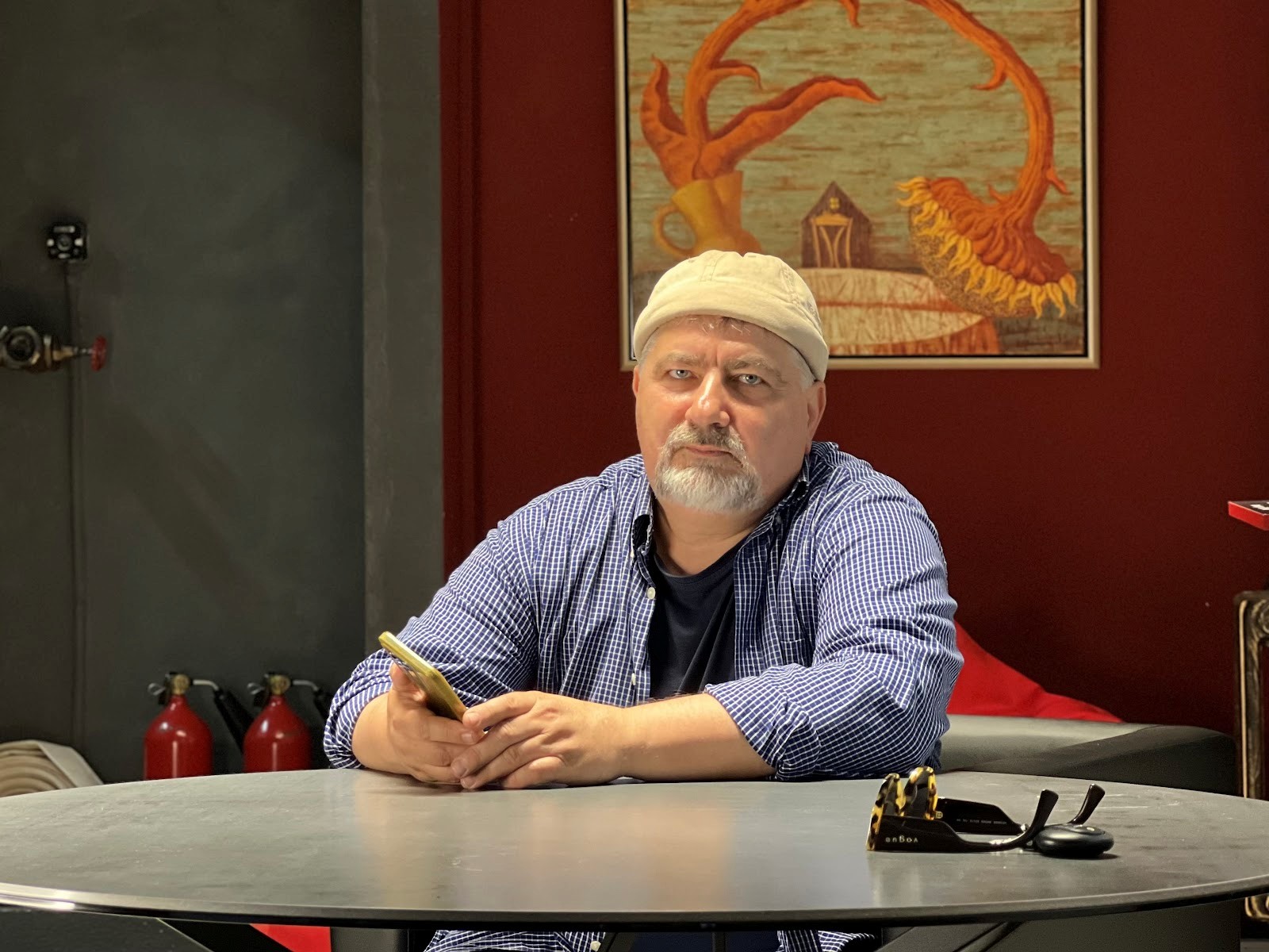 1-Художник Александр Демидов в редакции smartpress.by.jpg