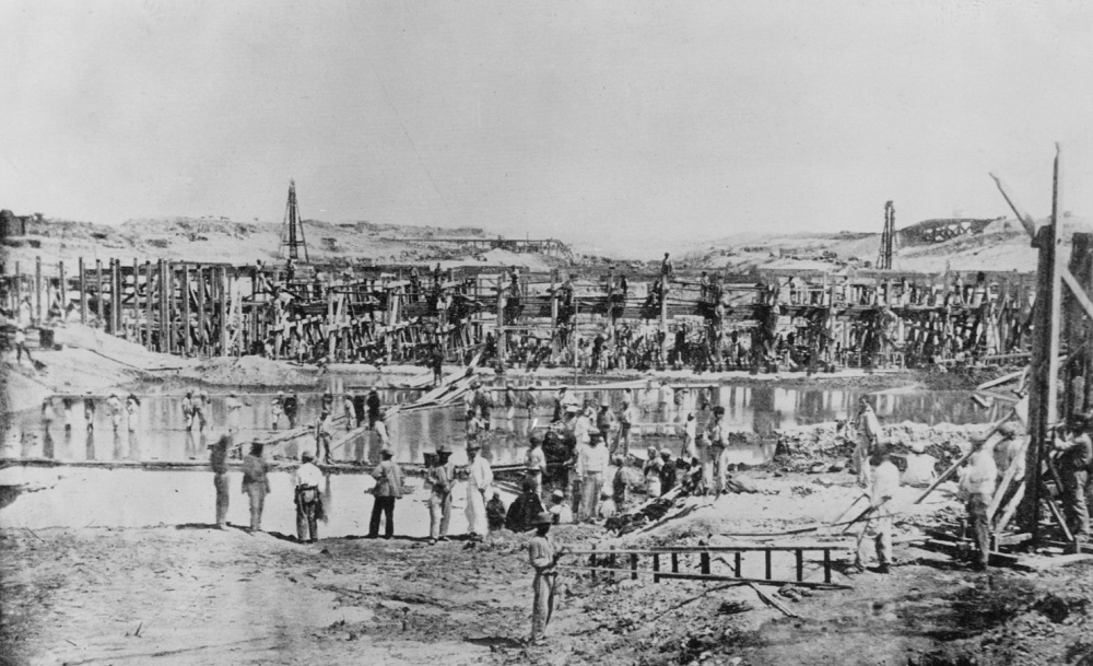 суэцкий канал торжественное открытие.jpg