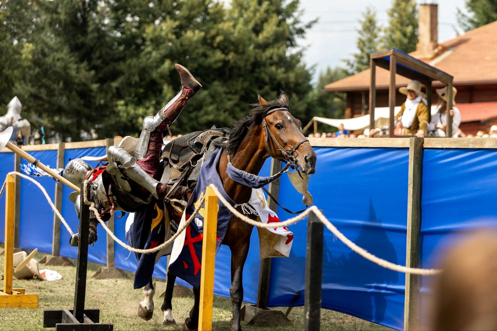 6-Сшибка конных рыцарей на фестивале Наш Грюнвальд.jpg
