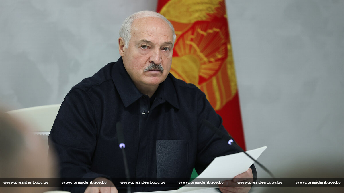 Лукашенко_поездка на "Белкоммунмаш" Лукашенко_поездка на "Белкоммунмаш"