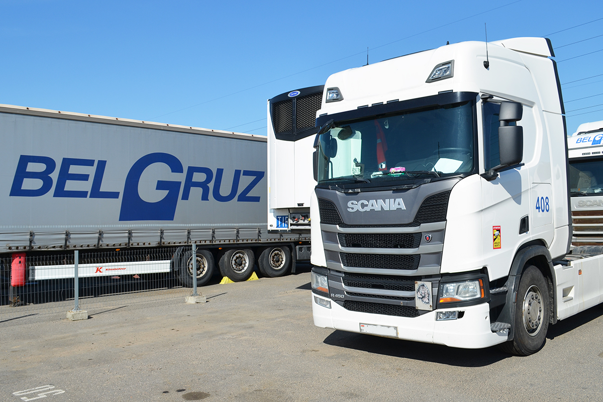 Автомобили Scania с полуприцепом