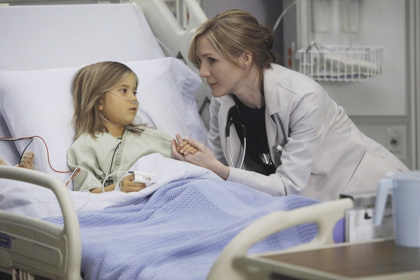 7-Маленькая девочка в больнице кадр из сериала Доктор Хаус.jpg