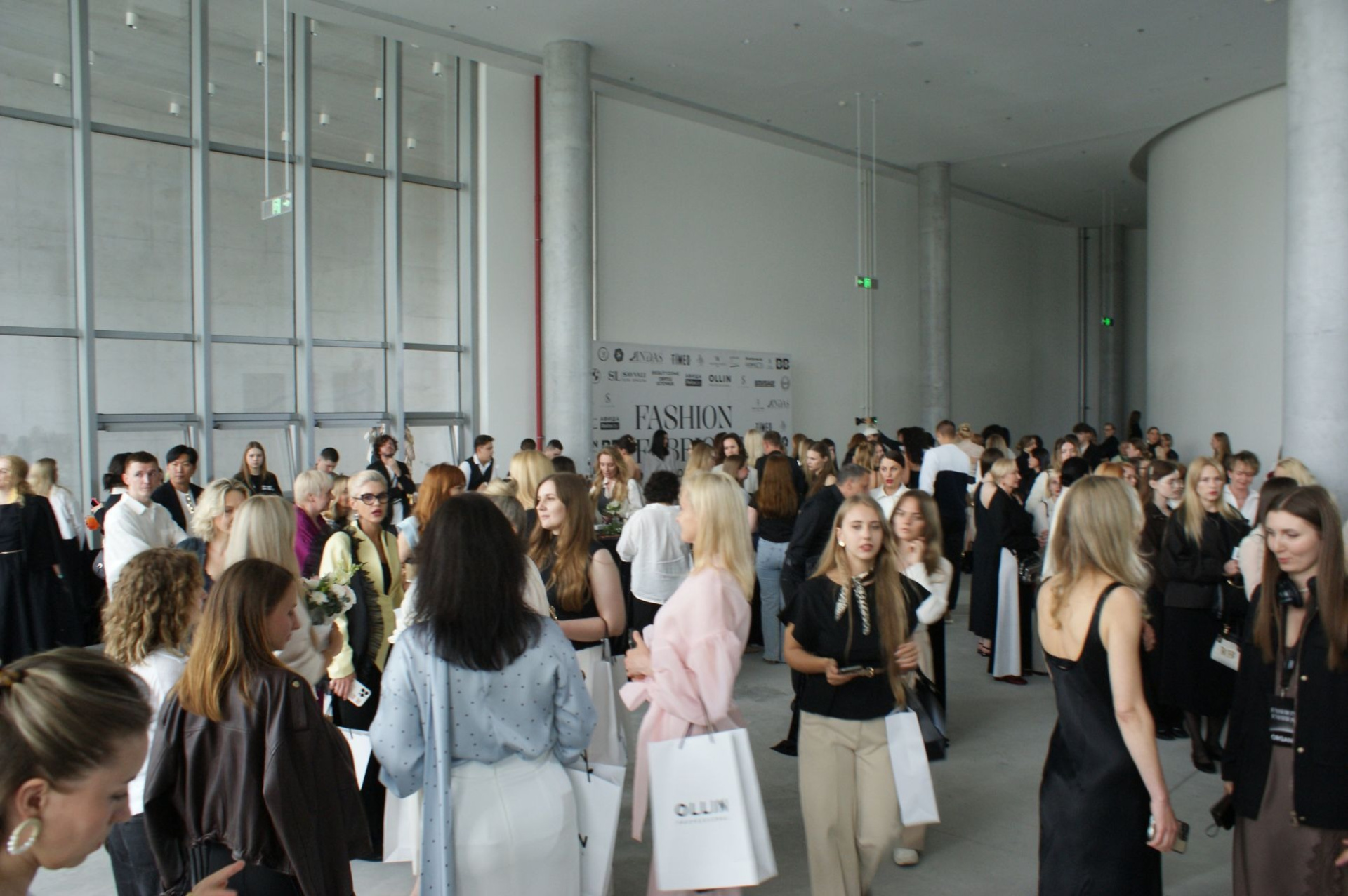 Красивый подиум, сильные коллекции и перформанс ZNWR. Каким получился Fashion Fabrique 3.0? 