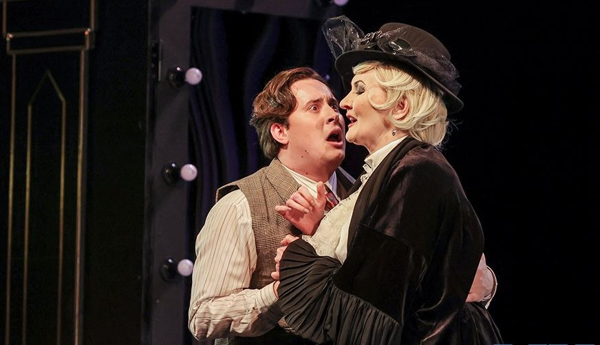 Аверченко в Минске: российский режиссер поставил «Круги на воде» на сцене КДТ